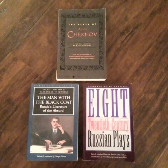 3 Paperbacks on Russian Literature - Picture 1 of 8